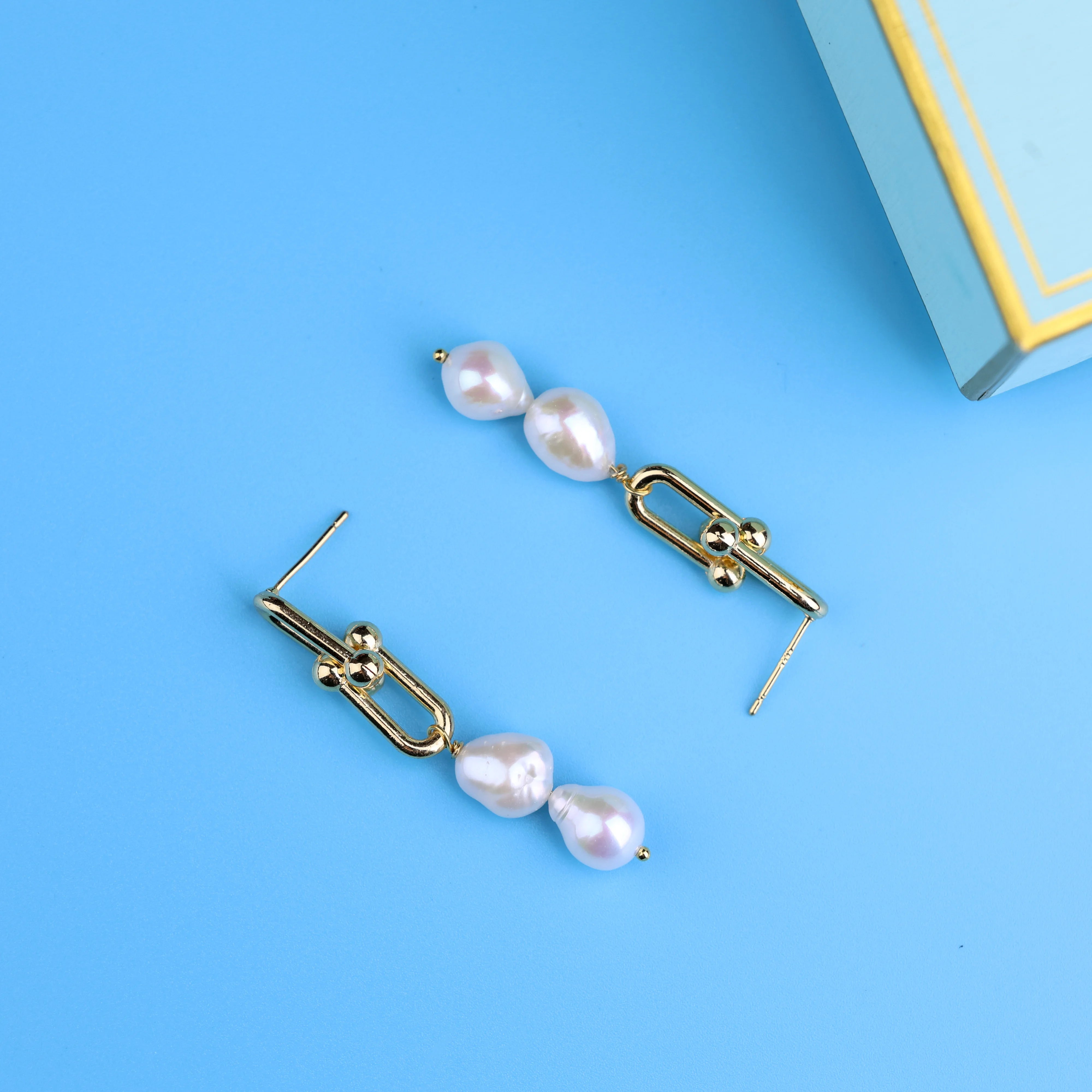 Ladies' DIY high-quality 18K gold-plated pearl earrings Natural freshwater pearl