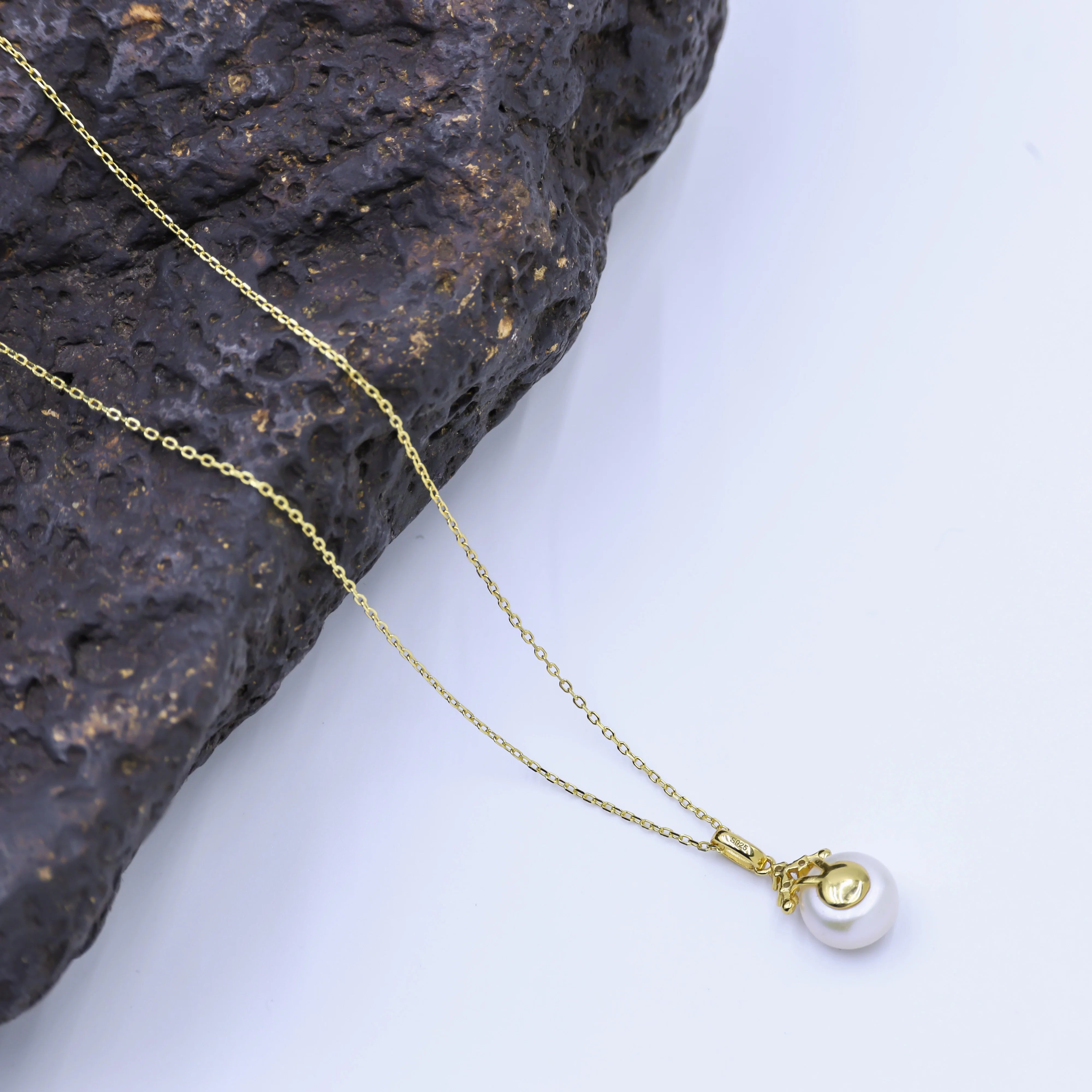 Luxury Gold-Plated 925 Sterling Silver Pendant Necklace with Pearls and Zirconia Cute Choker Necklaces for Women Gift