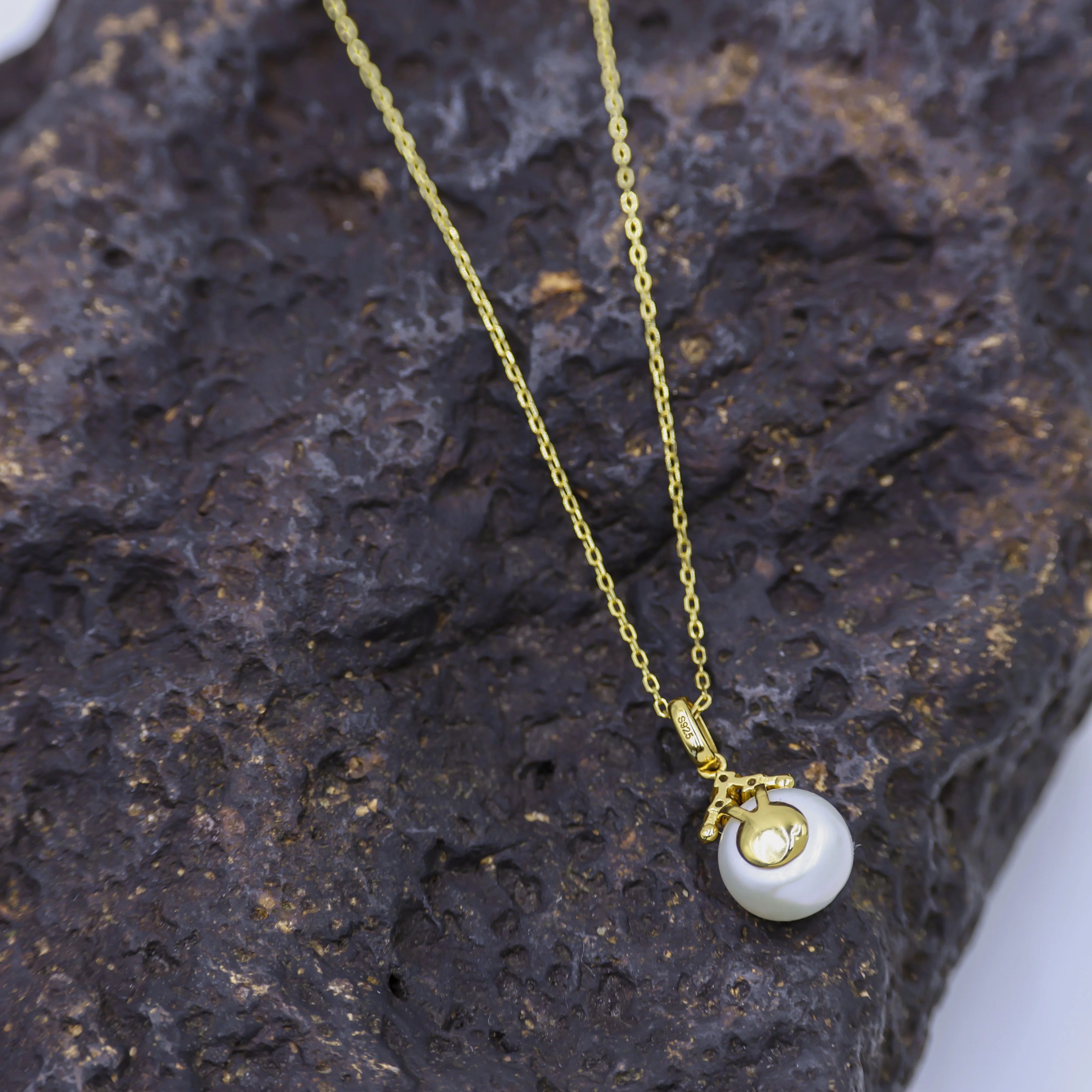 Luxury Gold-Plated 925 Sterling Silver Pendant Necklace with Pearls and Zirconia Cute Choker Necklaces for Women Gift