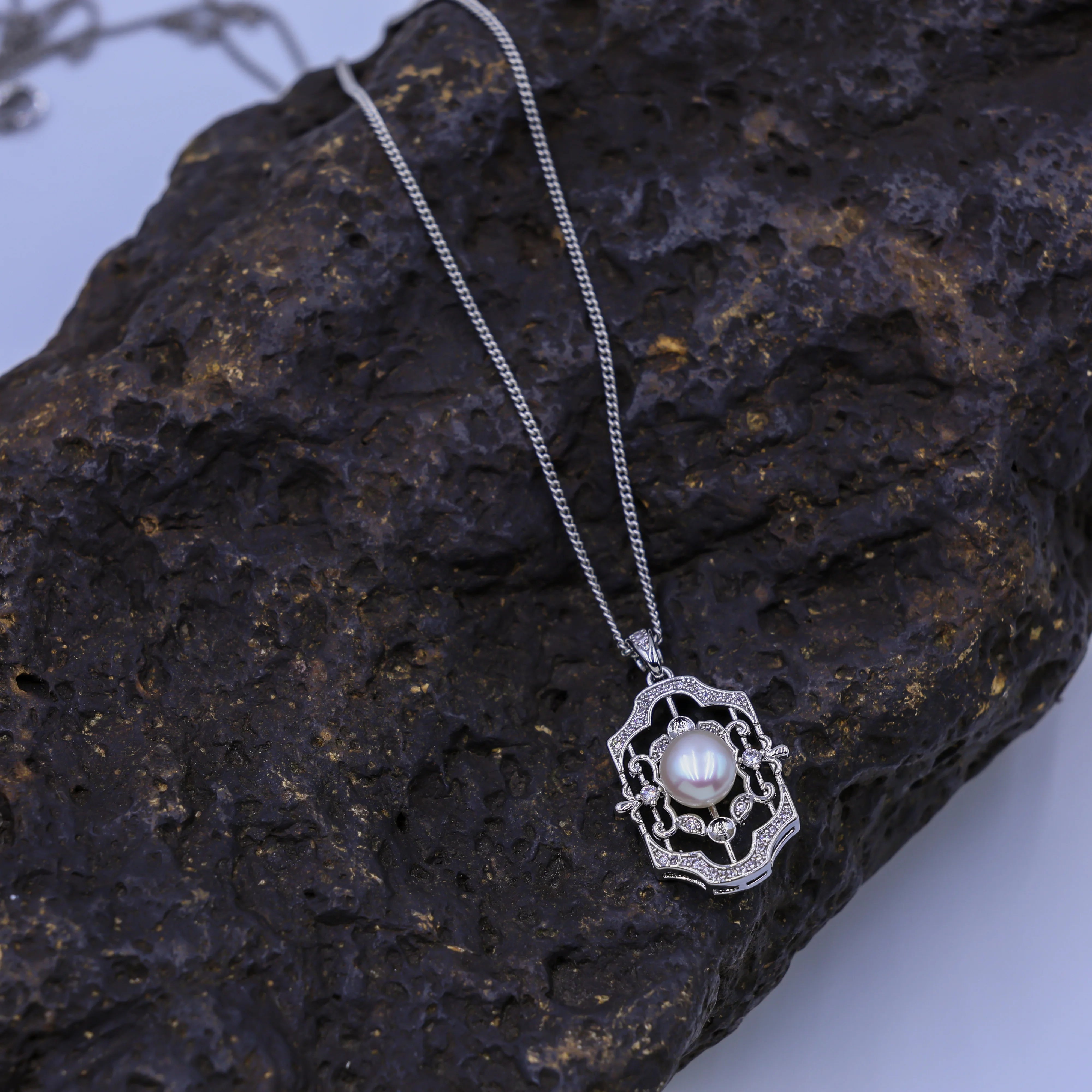 Platinum plated freshwater natural pearl necklace with fashionable DIY design and personalized trendy style