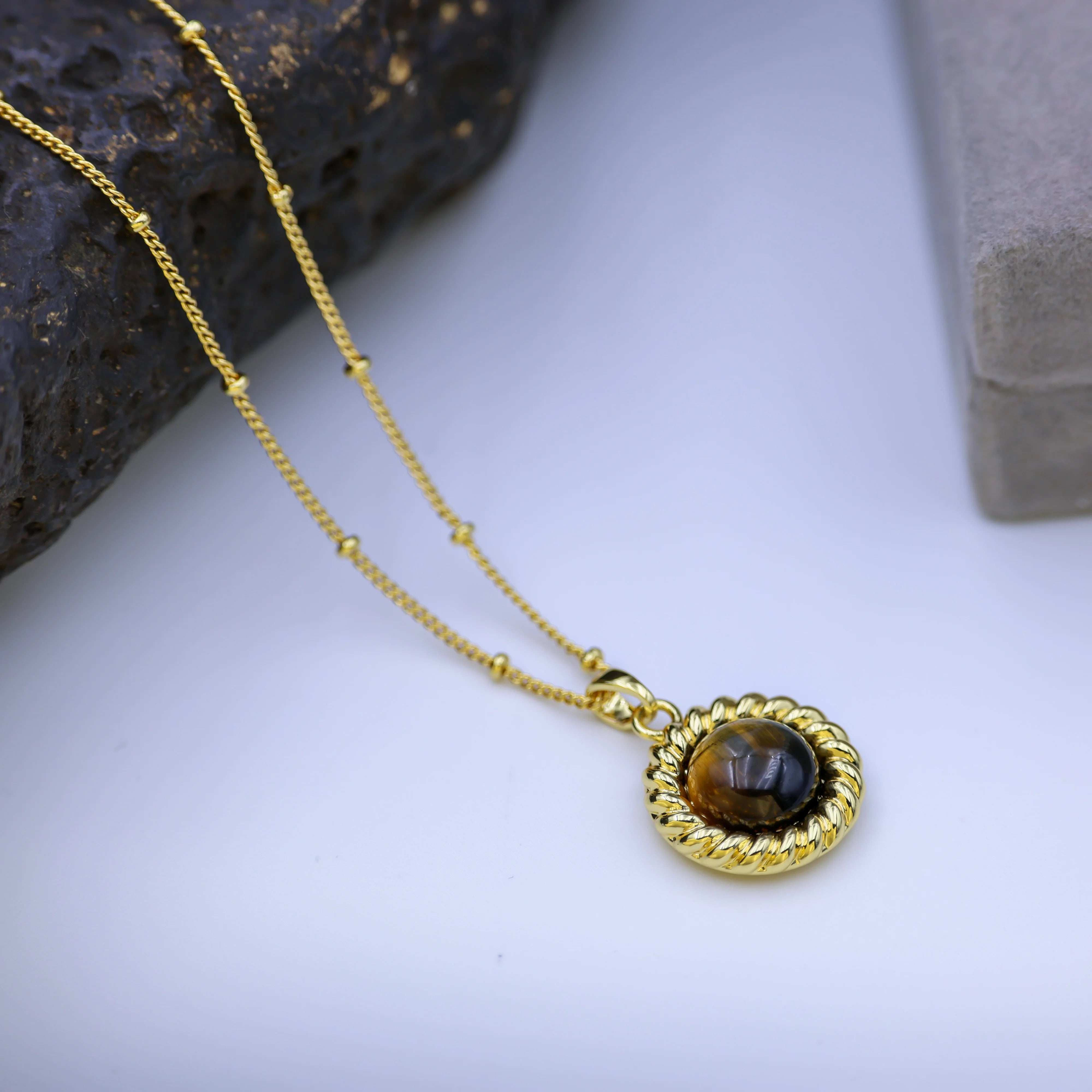 DIY Fashion Design Lucky Adjustable Gold-Plated Link Chain Black Crystal Flower Diamond Pendant Inlaid Zircon Necklace Alloy