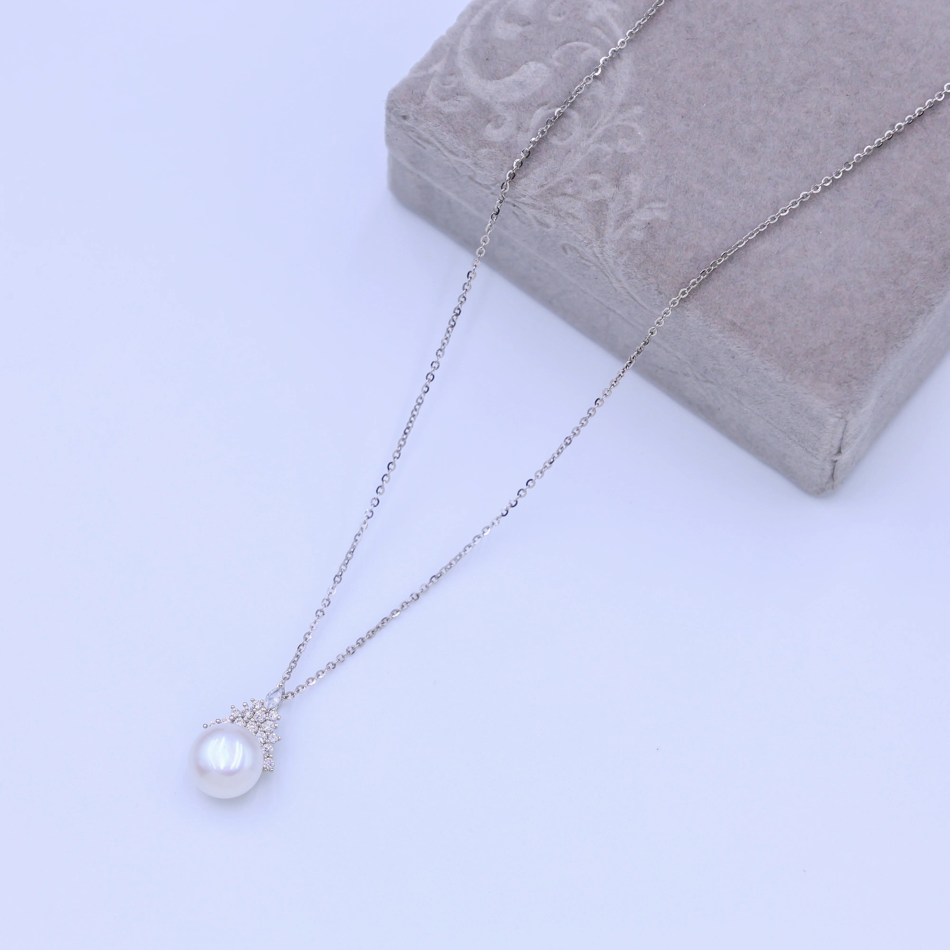 Natural Freshwater Pearl Jewelry Women Platinum plated necklace Crystal broken diamond pairing Shining beautiful and generous