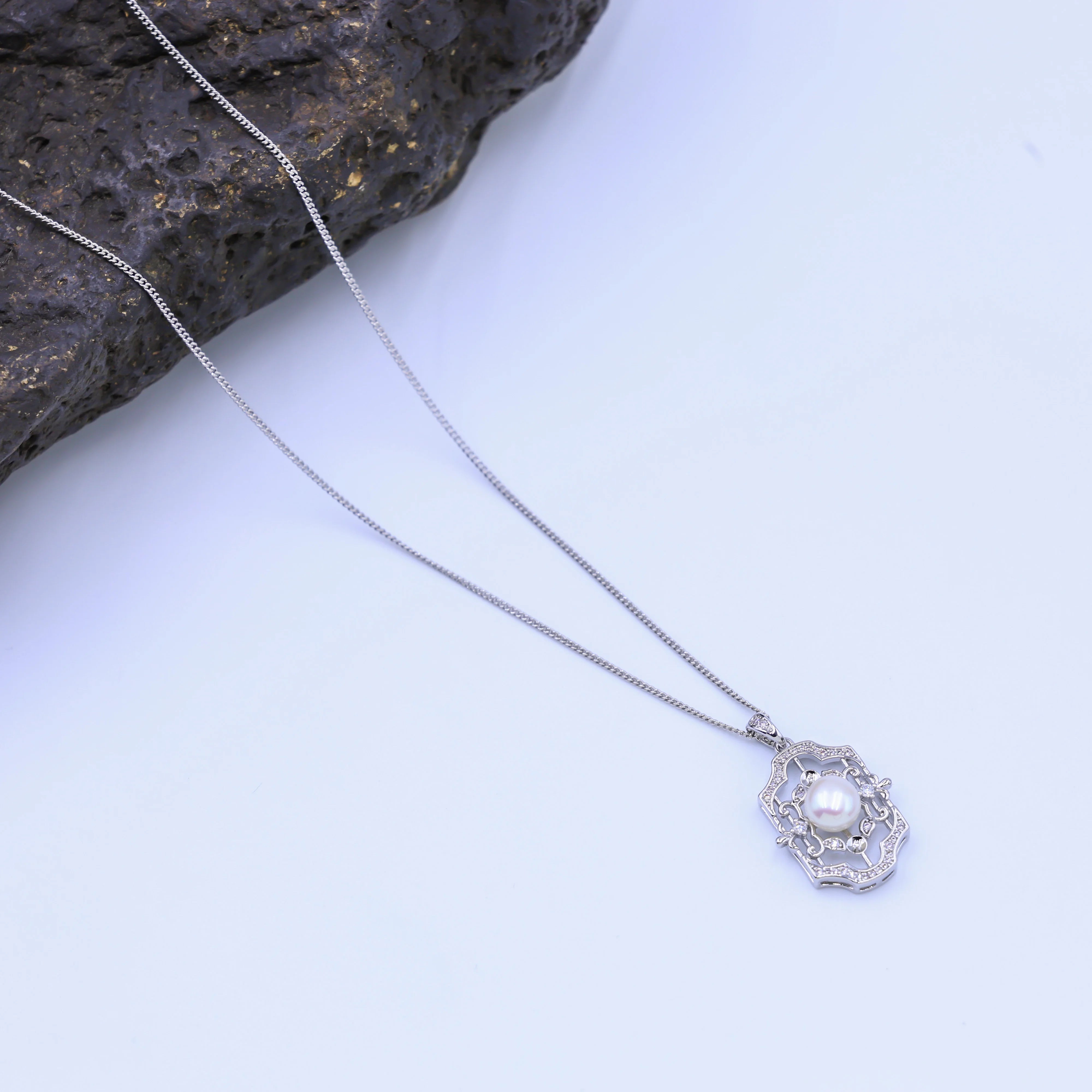 Platinum plated freshwater natural pearl necklace with fashionable DIY design and personalized trendy style
