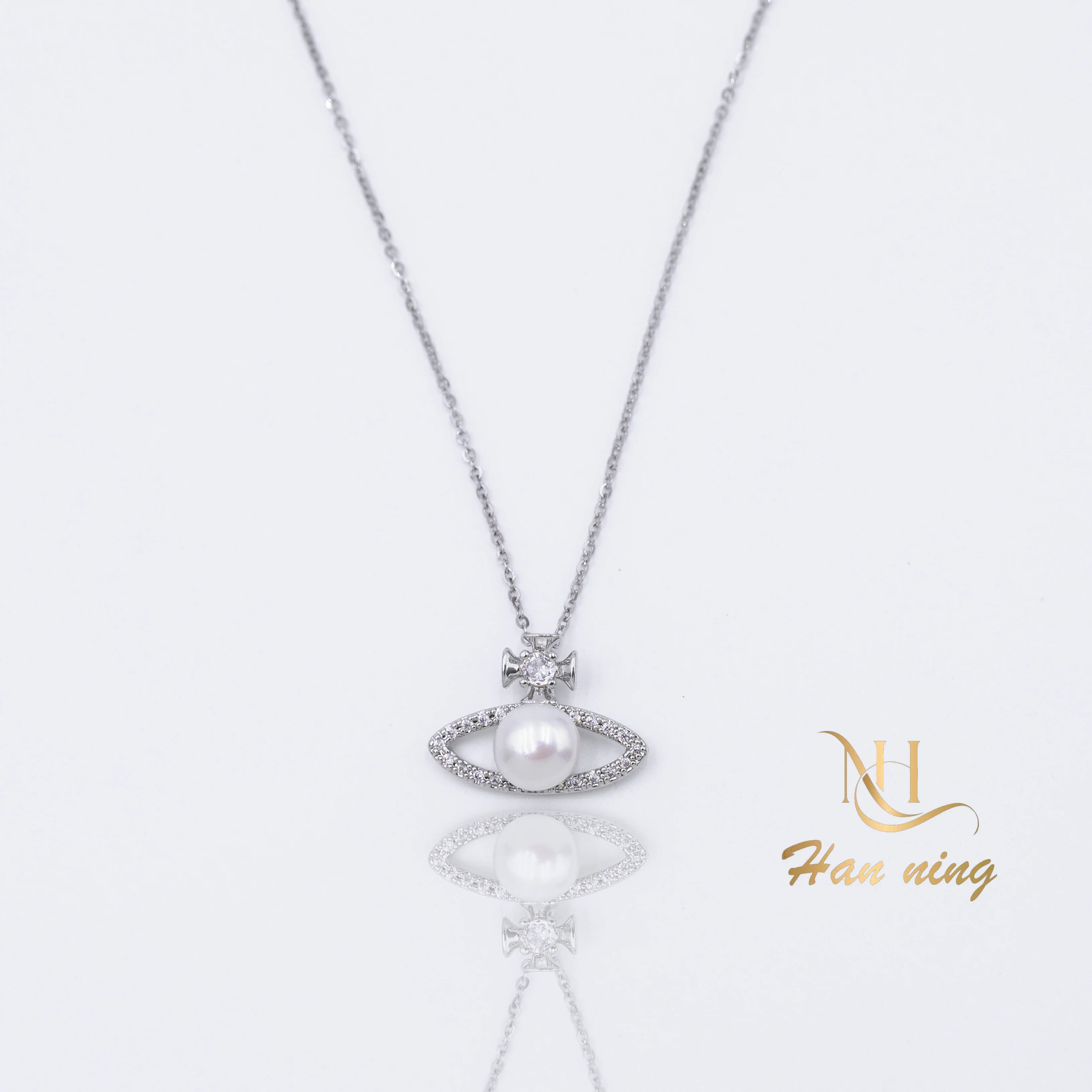 Natural freshwater pearl platinum plated necklace with fashionable and simple style paired with formal attire for Gift