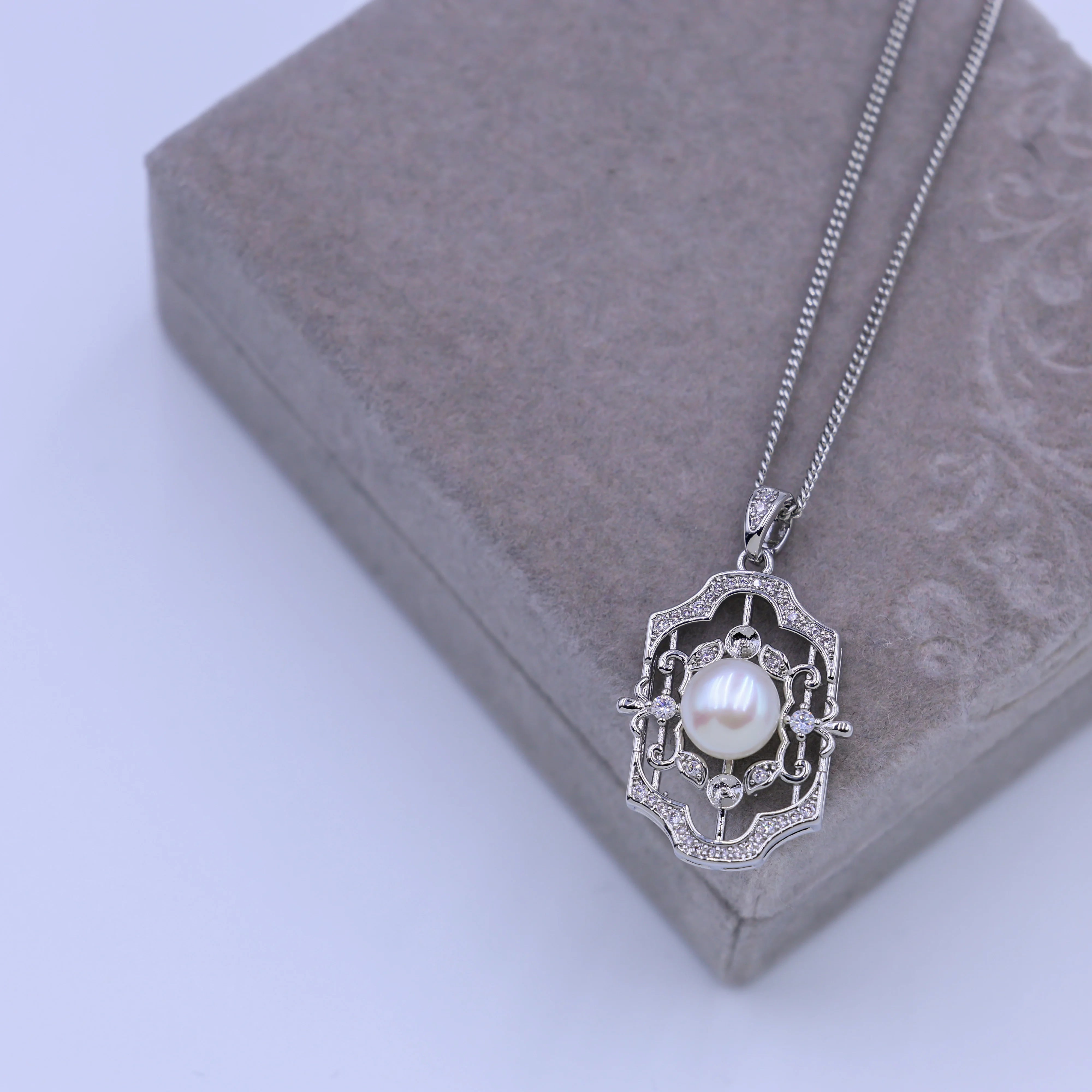 Platinum plated freshwater natural pearl necklace with fashionable DIY design and personalized trendy style