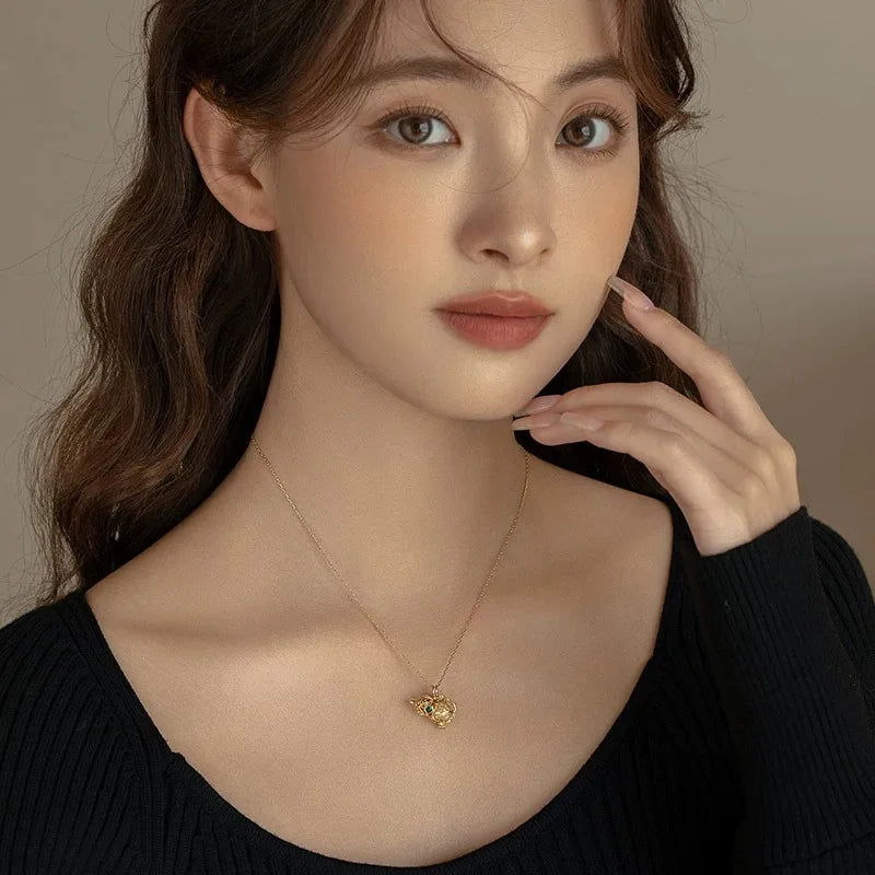 DIY fashion design 18K gold-plated freshwater natural pearl pendant necklace, suitable for women's luxurious matching