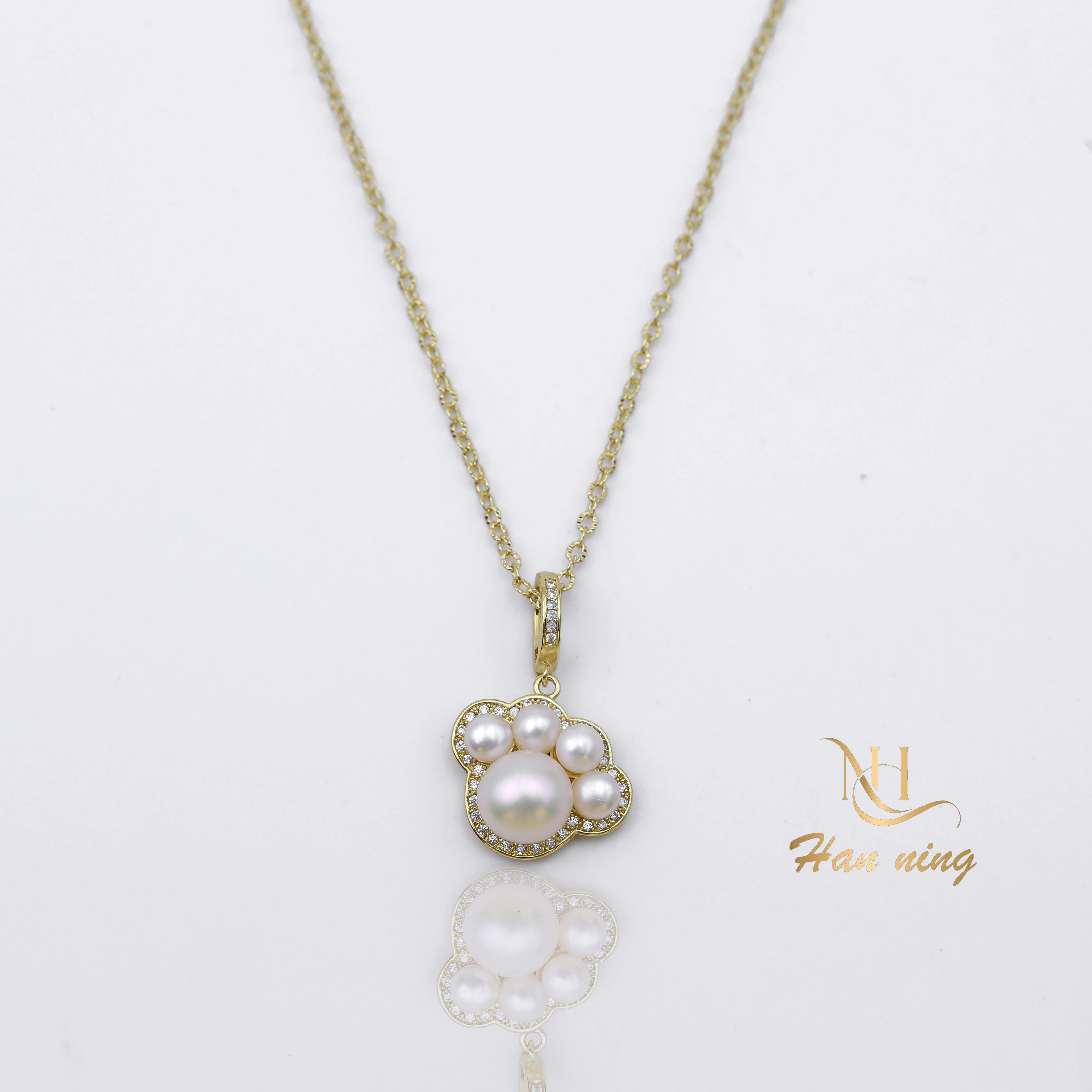 Wholesale 18K Gold Flower Pendant Freshwater natural pearls ladies Necklace Cute style DIY Fashion Design
