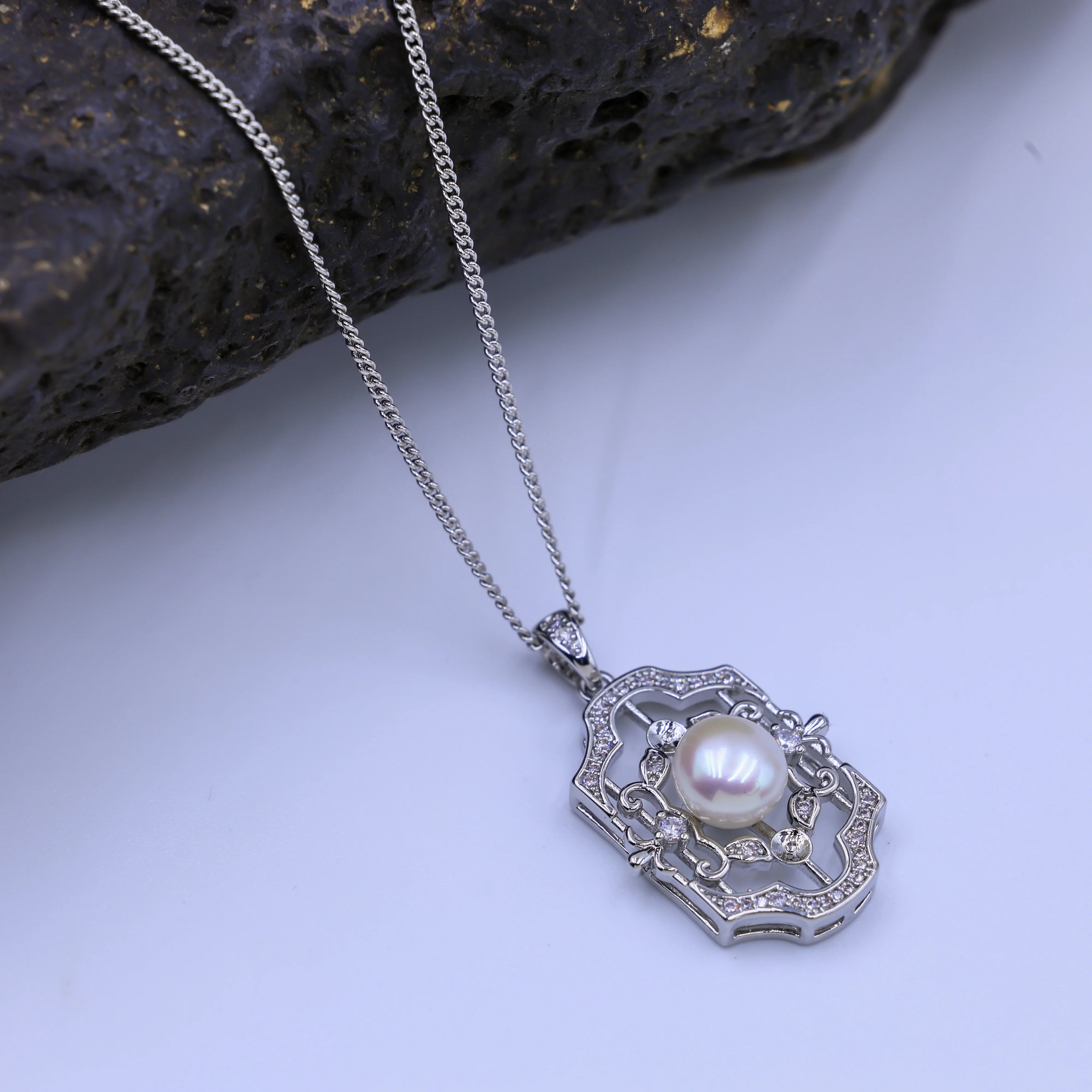 Platinum plated freshwater natural pearl necklace with fashionable DIY design and personalized trendy style