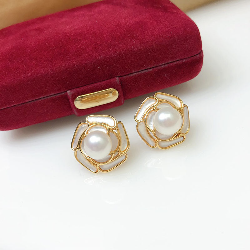 Natural freshwater pearl earrings white versatile fashion temperament jewelry niche design
