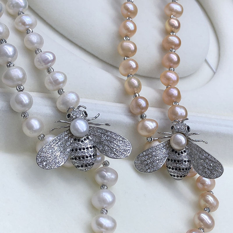 New Natural Freshwater Pearl Mid-Length Necklace - Near-Round Bee Pendant, Minimalist Style Women's Jewelry for Wholesale