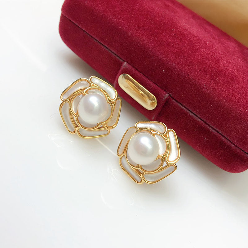 Natural freshwater pearl earrings white versatile fashion temperament jewelry niche design