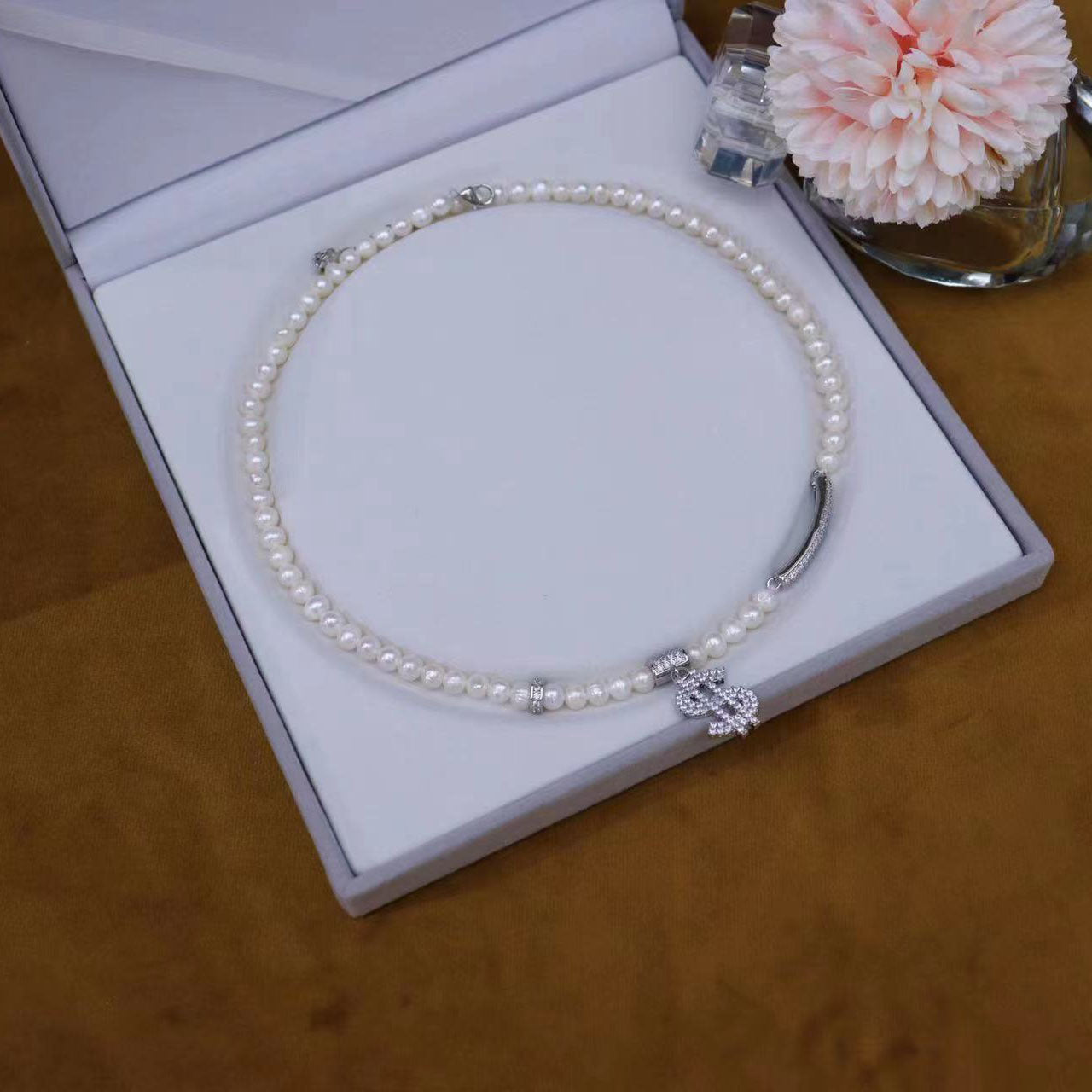 Natural Freshwater Pearl Necklace for Women - Exquisite Versatile Clavicle Chain Fashion Commuter Jewelry
