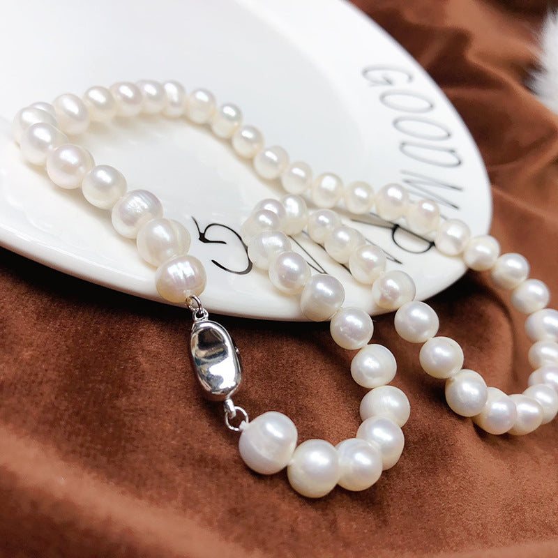 Natural freshwater pearl necklace nearly round