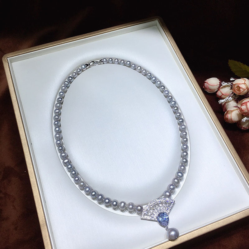 Freshwater pearl necklace is stylish and elegant, with micro-inlaid design, light luxury and exquisite clavicle necklace