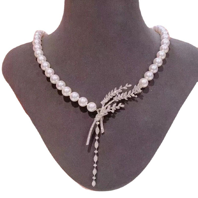 Natural freshwater pearl necklace women's white versatile fashion jewelry niche design cold wind pearl collarbone chain