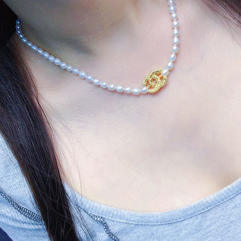 Cross-border retro freshwater pearl necklace female white simple fashion letters European and American high-end sense small fragrant style collarbone chain
