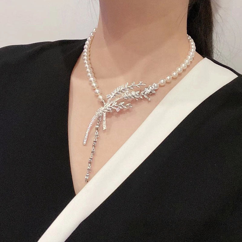 Natural freshwater pearl necklace women's white versatile fashion jewelry niche design cold wind pearl collarbone chain