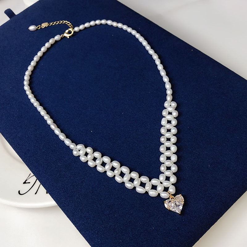 诸Freshwater pearl necklace