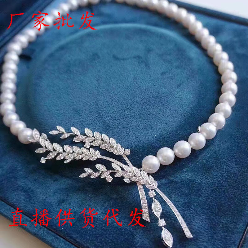 Natural freshwater pearl necklace women's white versatile fashion jewelry niche design cold wind pearl collarbone chain