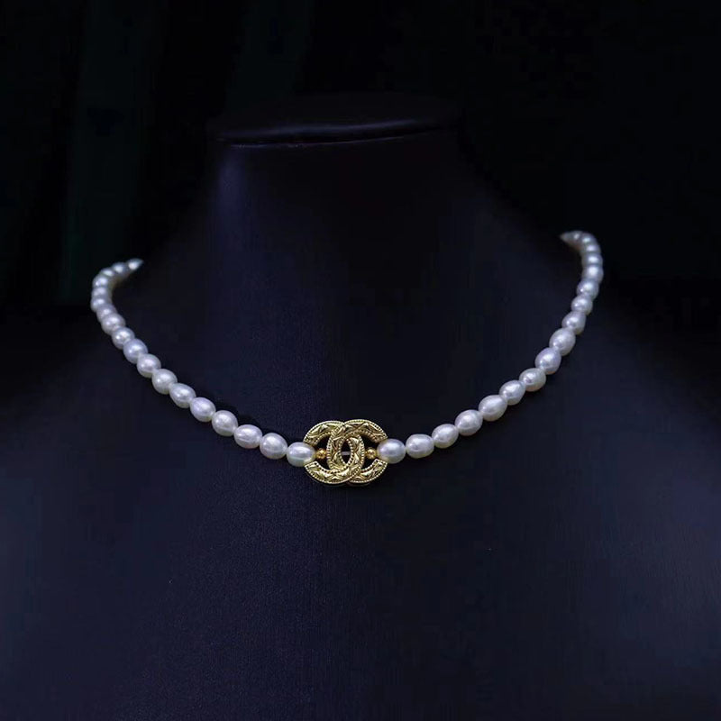 Cross-border retro freshwater pearl necklace female white simple fashion letters European and American high-end sense small fragrant style collarbone chain