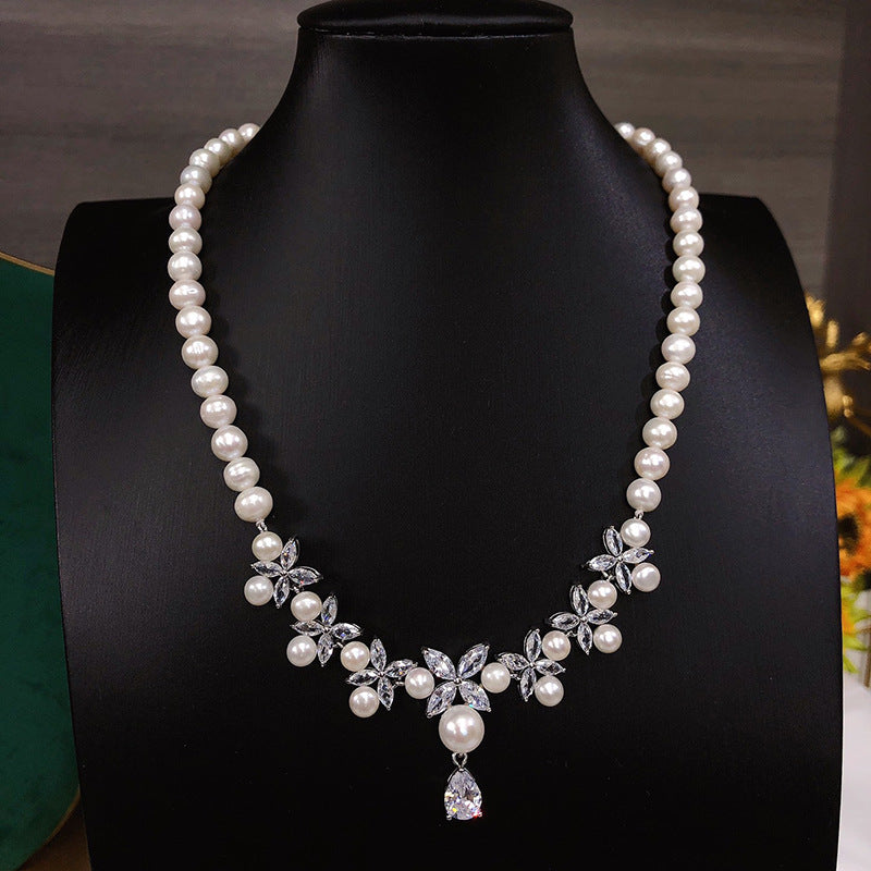 Natural seedless freshwater pearl necklace